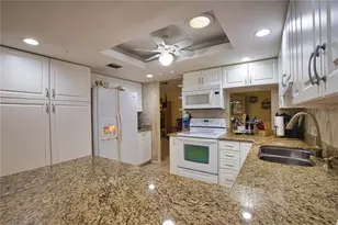 27 Annapolis Ln, Rotonda West, FL 33947 - Photo 14