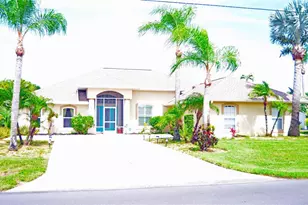 4 Pinehurst Pl, Rotonda West, FL 33947 - Photo 1