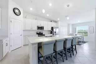 12580 Galapagos Ct, Venice, FL 34293 - Photo 6