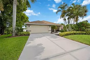 230 E Green St, Englewood, FL 34223 - Photo 2