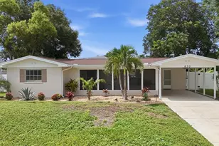 630 E Seminole Dr, Venice, FL 34293 - Photo 2