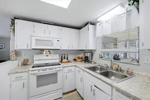 630 E Seminole Dr, Venice, FL 34293 - Photo 16