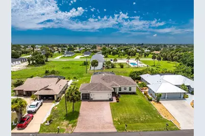 93 Mark Twain Lane, Rotonda West, FL 33947 - Photo 2
