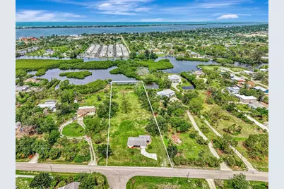 780 S Oxford Drive, Englewood, FL 34223 - Photo 2