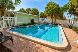 9030 Blind Pass Rd, Saint Petersburg, FL 33706 - Photo 18