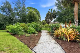 162 Medalist Rd, Rotonda West, FL 33947 - Photo 4