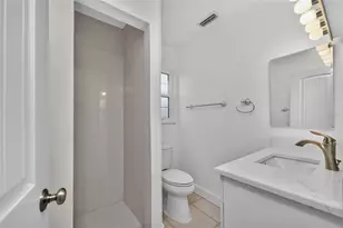 200 S Oxford Dr, Englewood, FL 34223 - Photo 44