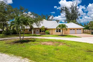 200 S Oxford Dr, Englewood, FL 34223 - Photo 2