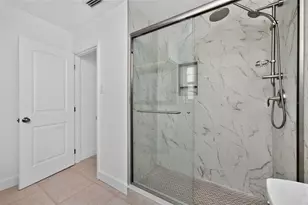200 S Oxford Dr, Englewood, FL 34223 - Photo 40