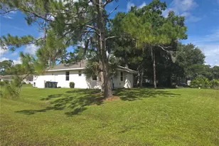 4038 Langsom Ln, North Port, FL 34286 - Photo 4