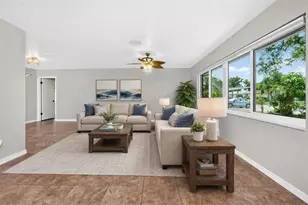 559 Mt Vernon Dr, Venice, FL 34293 - Photo 4