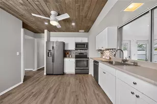 559 Mt Vernon Dr, Venice, FL 34293 - Photo 6