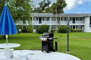 105 47th Ave Dr W, Bradenton, FL 34207 - Photo 2