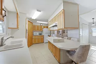 139 N Fiji Cir, Englewood, FL 34223 - Photo 14