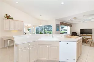 42 Broadmoor Ln, Rotonda West, FL 33947 - Photo 10