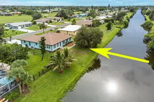 199 Caddy Rd, Rotonda West, FL 33947 - Photo 2