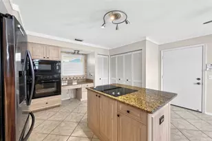 718 Brightside Crescent Dr, Venice, FL 34293 - Photo 30