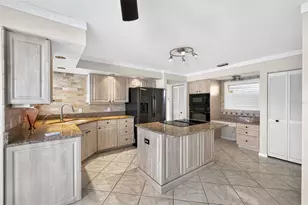 718 Brightside Crescent Dr, Venice, FL 34293 - Photo 26