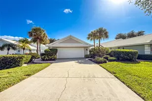 718 Brightside Crescent Dr, Venice, FL 34293 - Photo 4