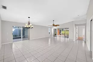 718 Brightside Crescent Dr, Venice, FL 34293 - Photo 10