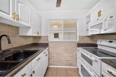 708 Tamiami Trail S #317, Venice, FL 34285 - Photo 6