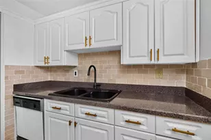 708 Tamiami Trail S, Venice, FL 34285 - Photo 10