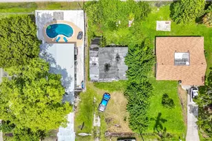 2619 19th St, Sarasota, FL 34234 - Photo 8