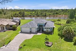 10686 Kearsarge Cir, Port Charlotte, FL 33981 - Photo 4