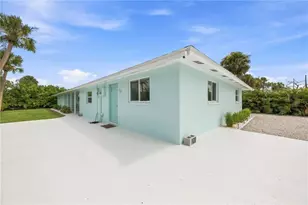 101 Riverview Ave, Englewood, FL 34223 - Photo 2