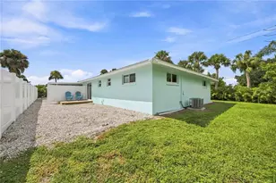 101 Riverview Ave, Englewood, FL 34223 - Photo 36