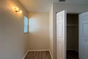 4010 Grobe St, North Port, FL 34287 - Photo 16