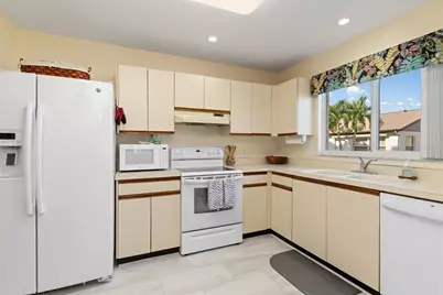 609 Bramblewood Lane #181, Englewood, FL 34223 - Photo 4