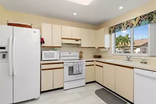 609 Bramblewood Ln, Englewood, FL 34223 - Photo 4
