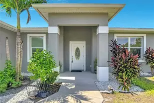 6027 Acorn Cir, Labelle, FL 33935 - Photo 2