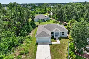 178 Green Pine Park, Rotonda West, FL 33947 - Photo 2