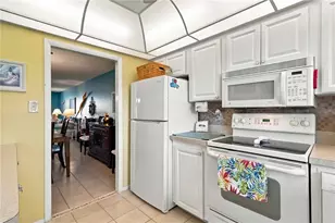 3617 Lake Bayshore Dr, Bradenton, FL 34205 - Photo 16
