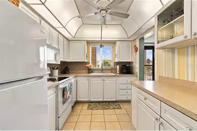 3617 Lake Bayshore Drive #401, Bradenton, FL 34205 - Photo 14