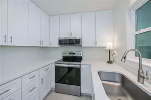352 Oak St, Englewood, FL 34223 - Photo 10