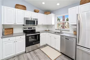 8389 Wingate Dr, Sarasota, FL 34238 - Photo 10
