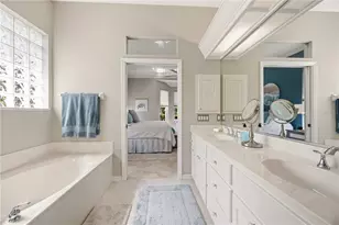 737 Misty Pine Dr, Venice, FL 34292 - Photo 24