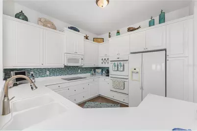 11100 Hacienda Del Mar Boulevard #202, Placida, FL 33946 - Photo 10