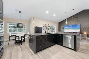4321 74th Ave E, Sarasota, FL 34243 - Photo 16