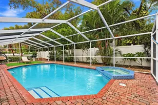 4321 74th Ave E, Sarasota, FL 34243 - Photo 4