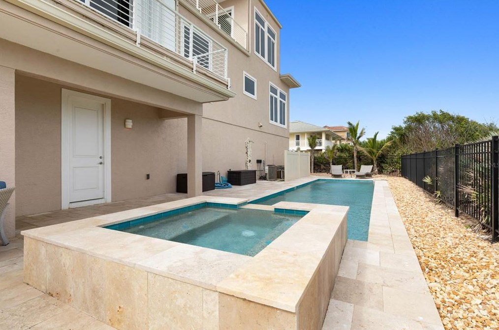 2711 Oceanshore Blvd, Flagler Beach FL  32136-4016 exterior