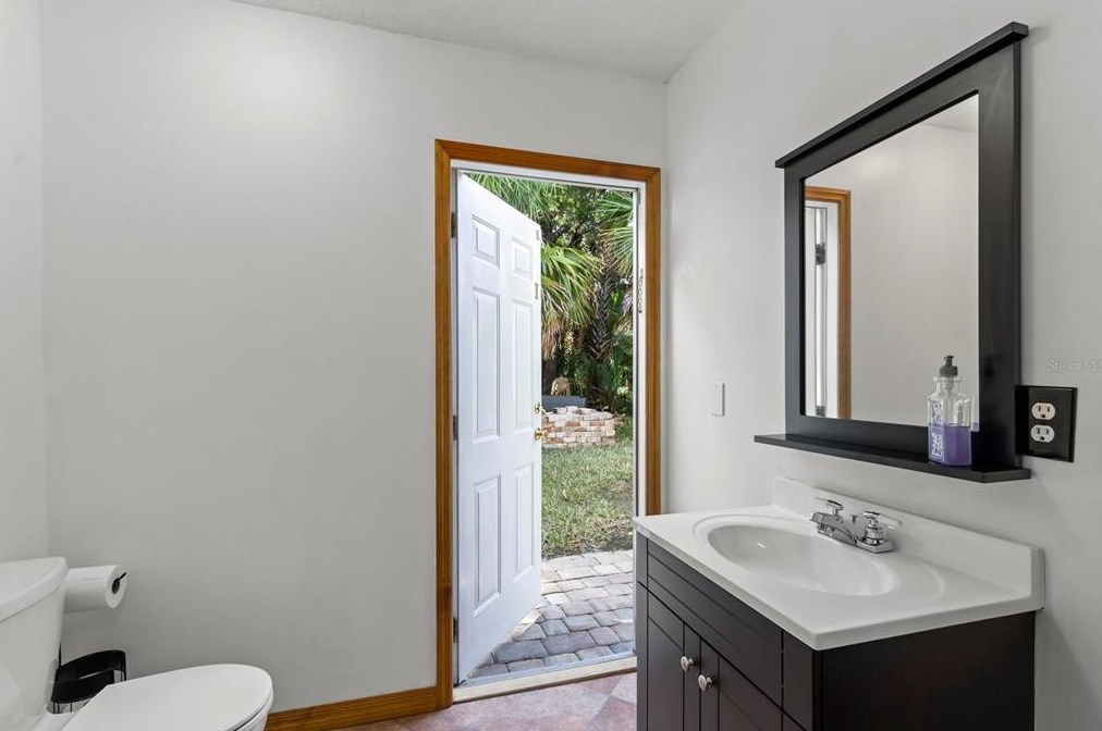 5 Crazy Horse Ct, Palm Coast FL  32137-9009 exterior