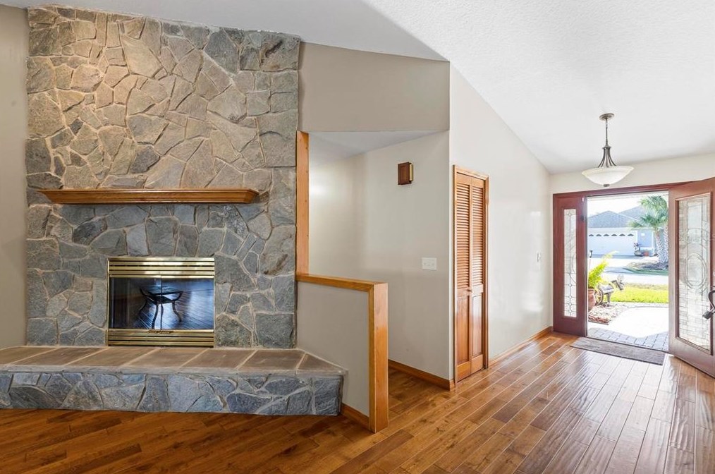 5 Crazy Horse Ct, Palm Coast FL  32137-9009 exterior