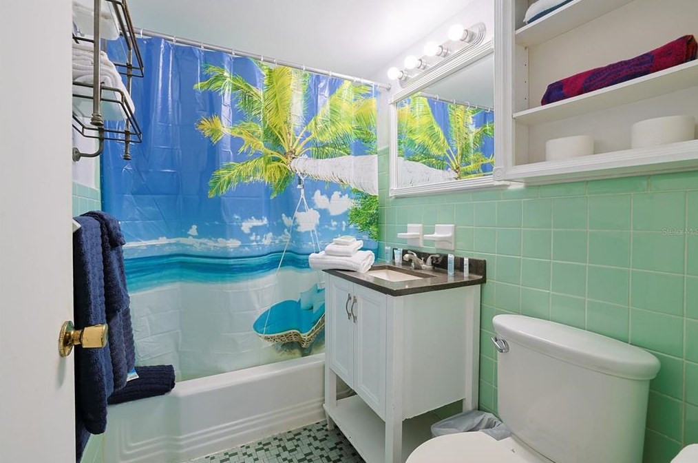 935 Atlantic Ave, Daytona Beach FL  32118-3717 exterior