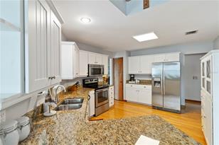 1875 Raymond Dr - Photo 14