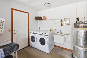 1875 Raymond Dr - Photo 32