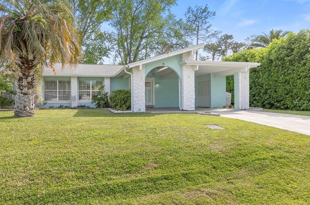 8 Ferdinand Ln, Palm Coast FL  32137-8201 exterior